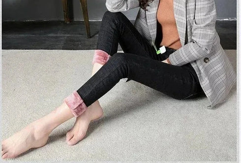 Warmth and Style: Women's Stretchy High-Waisted Pencil Jeans for Cozy Fall Outfits, Perfect for Casual Winter Looks and Everyday Wear