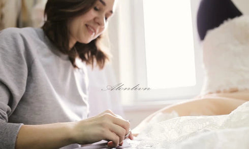 Alonlivn Custom Made Luxury Appliques Lace Ball Gown Wedding Dresses Chapel Train V-Neck Bridal Gowns