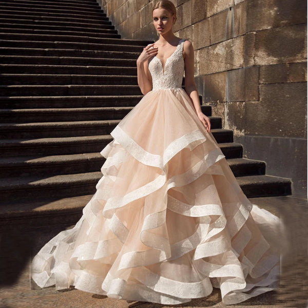 Backless Wedding Dress Ball Gown With Lace Appliques And Ruffles Vintage Tatting Bridal Gown