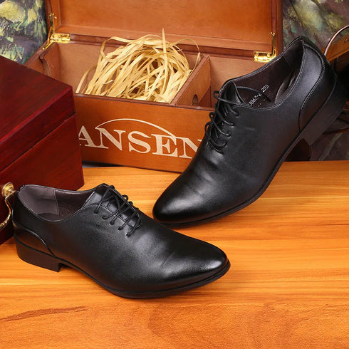 Stylish Men's Leather Oxford Dress Shoes for Weddings and Formal Events - Classic Lace-Up Brogue Design with Pointed Toe for a Polished Look