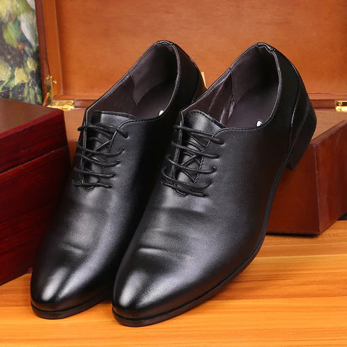Stylish Men's Leather Oxford Dress Shoes for Weddings and Formal Events - Classic Lace-Up Brogue Design with Pointed Toe for a Polished Look