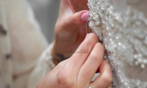 Alonlivn Custom Made Luxury Appliques Lace Ball Gown Wedding Dresses Chapel Train V-Neck Bridal Gowns