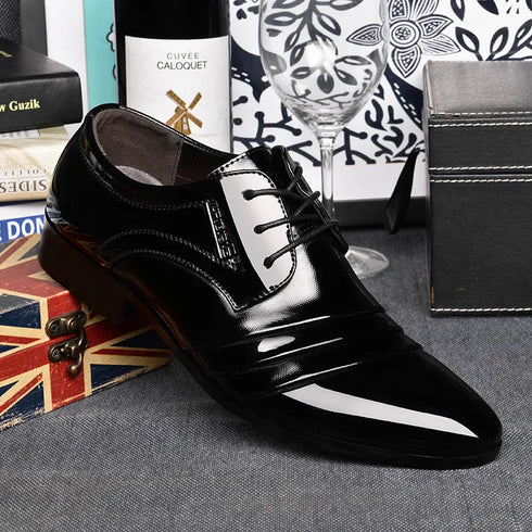 Classic Men's Oxford Brogue Shoes with Pointed Toe and Slip-On Design