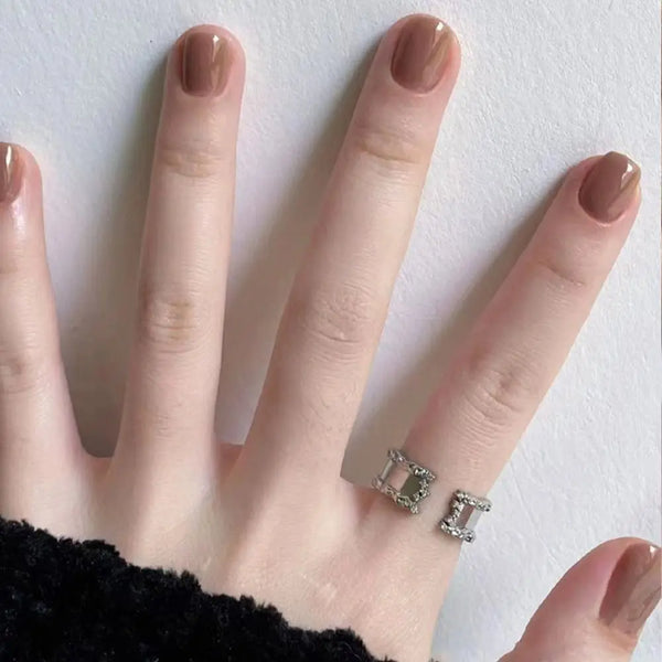 24-Piece French Solid Color Full Cover Short Round False Nail Set with Detachable Tips and Jelly Stickers for DIY Nail Art Enthusiasts