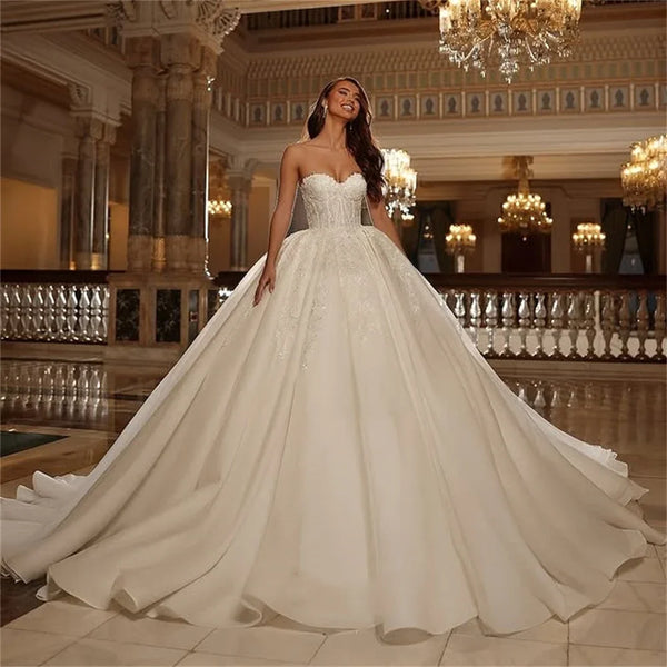 Ball Gown Wedding Dress Lace Sleeveless Plus Size Luxury Beaded Sweetheart Floor Length Bridal Gown