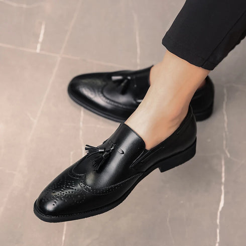 Luxury Black Low Heeled Tassels Loafers for Men Business Dress Shoes