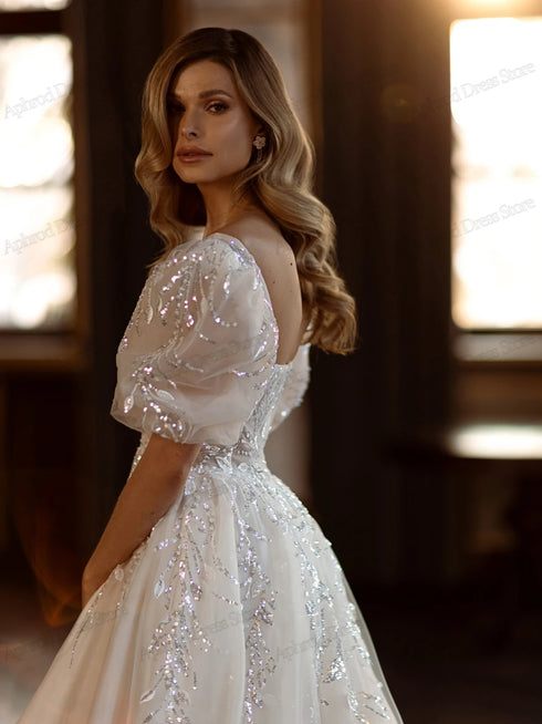 Romantic Wedding Dresses A-Line Tulle Tiered Gowns with Lace Appliques