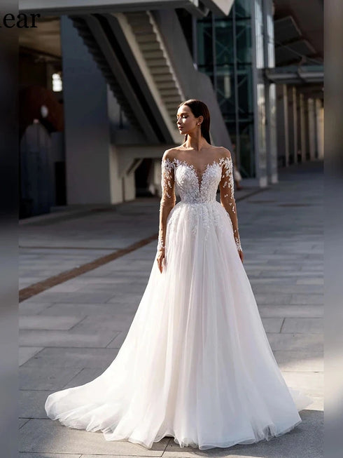 Classic Wedding Dresses Sweetheart Bridal Gowns Lace Appliques Full Sleeves Elegant Formal Party Attire