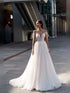 Classic Wedding Dresses Sweetheart Bridal Gowns Lace Appliques Full Sleeves Elegant Formal Party Attire
