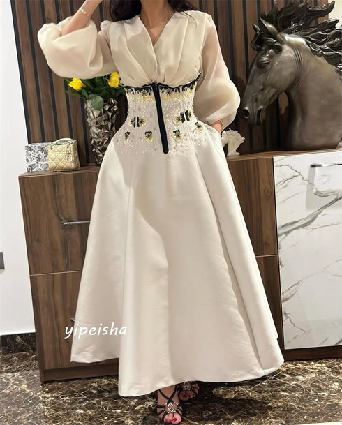 Customized Jiayigong Applique Wedding Party A-line Gown