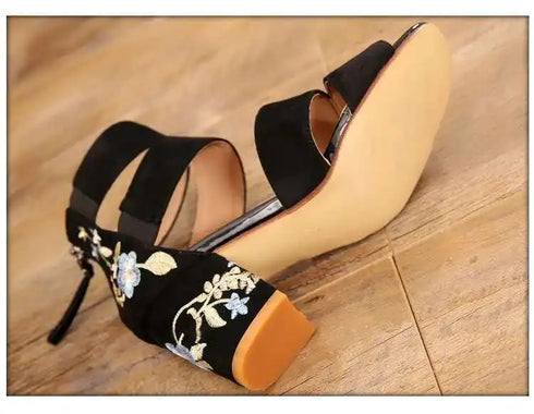 Embroidered Vintage Mid Heel Summer Sandals For Women