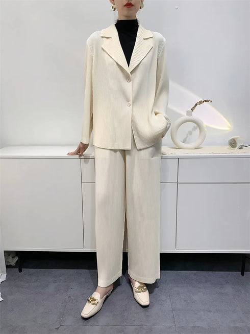 Elegant Pleated Long-Sleeved Jacket for Women - Comfortable Casual Suit with Thickened Design for Spring and Autumn Wear