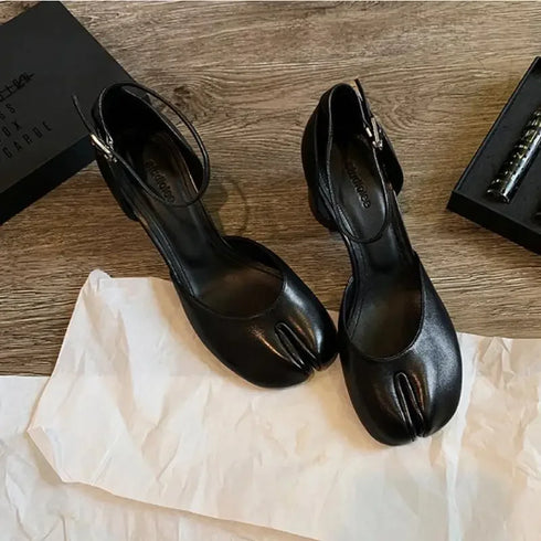 Chic Women's Tabi Ninja Mary Jane Pumps with Round Split Toe Design - Stylish Thick Heel Sandals for Spring and Autumn