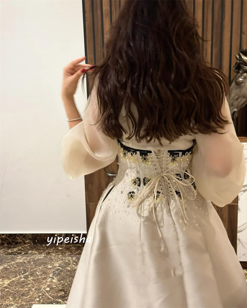 Customized Jiayigong Applique Wedding Party A-line Gown