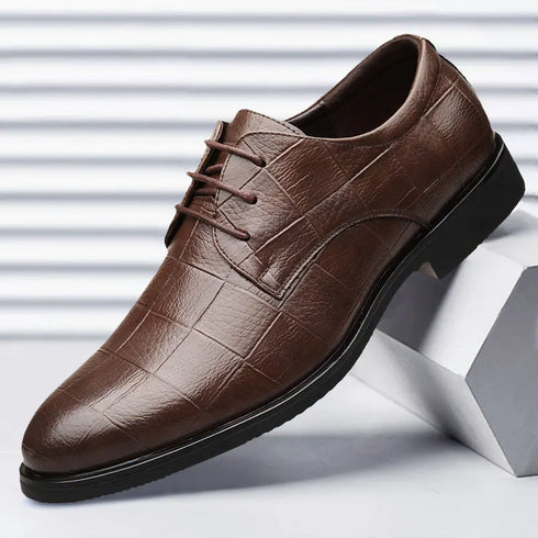 Classic Men's Leather Dress Shoe for Business and Casual Occasions