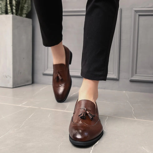 Luxury Black Low Heeled Tassels Loafers for Men Business Dress Shoes