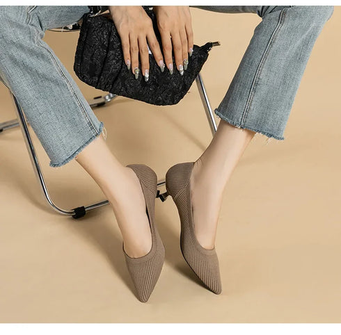 Stylish Women's Pointed Toe Slip-On Flat Pumps for Casual Spring and Autumn Wear