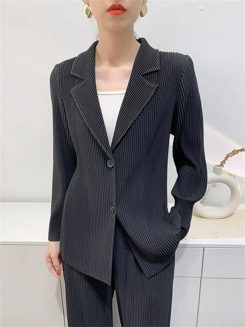 Elegant Pleated Long-Sleeved Jacket for Women - Comfortable Casual Suit with Thickened Design for Spring and Autumn Wear