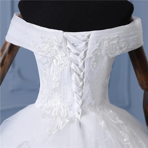 Ball Gown Wedding Dress With Train Elegant Embroidery Lace Beading Appliques Floral Pearls