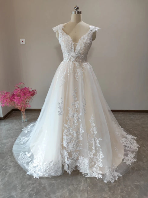 Elegant Wedding Dress For Women V-Neck Cap Sleeve Lace Appliques Custom Made