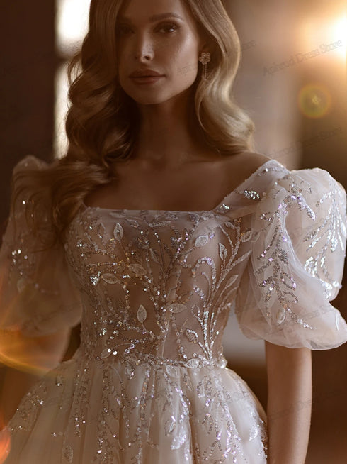 Romantic Wedding Dresses A-Line Tulle Tiered Gowns with Lace Appliques
