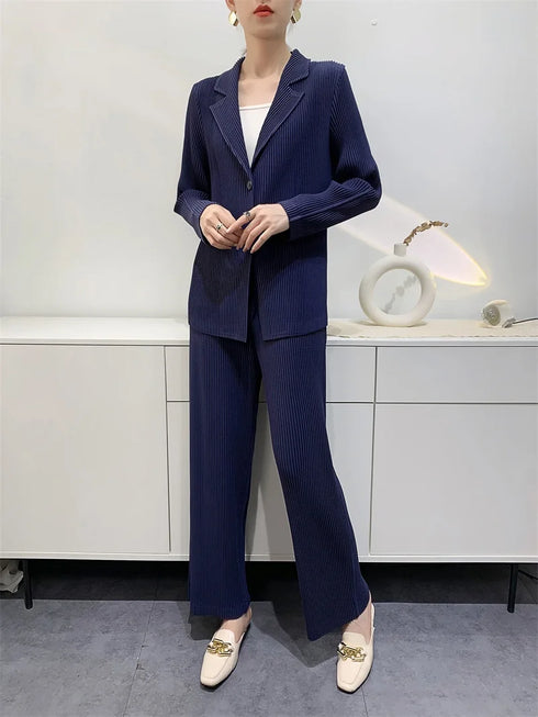 Elegant Pleated Long-Sleeved Jacket for Women - Comfortable Casual Suit with Thickened Design for Spring and Autumn Wear