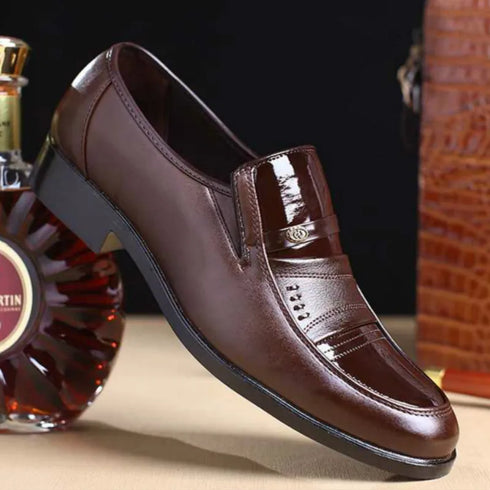 Stylish Men's Leather Oxfords - Comfortable Round Toe Flats for Office, Business, and Wedding Occasions