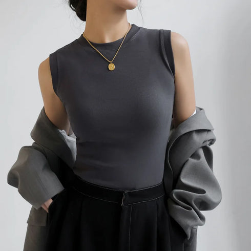 Women's Casual Cotton Sleeveless Camisole Vest with Round Neck, Side Cleavage Coverage, and Comfortable Stretch for Spring/Summer Fashion