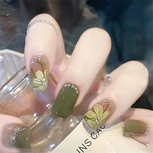 24Pcs Set of Elegant Love Green Diamonds Press on Nails Art with Three-Dimensional Relief Design for Stunning Nail Looks - Perfect for Parties and DIY Nail Decoration