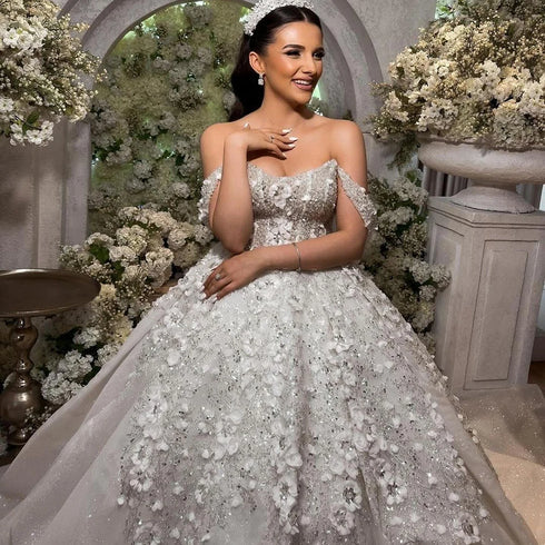 Luxury Wedding Dresses For Elegant Women Sleeveless Appliques Royal Train Ball Gowns