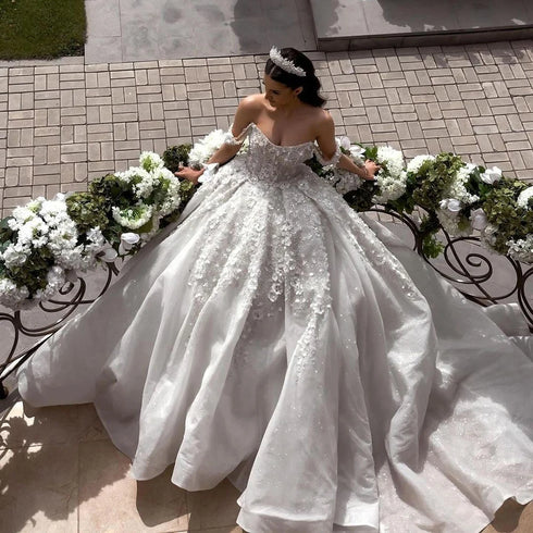 Luxury Wedding Dresses For Elegant Women Sleeveless Appliques Royal Train Ball Gowns