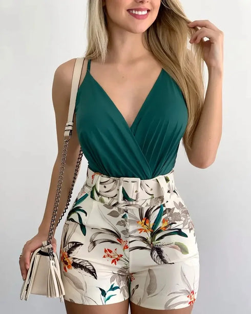 Chic Summer Women's Camisole and Shorts Set with V-Neck and Plant Print for Effortless Style and Comfort – Perfect for Summer Outfits Inspo