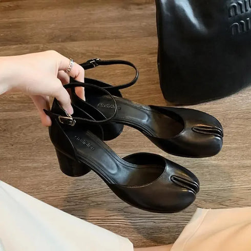 Chic Women's Tabi Ninja Mary Jane Pumps with Round Split Toe Design - Stylish Thick Heel Sandals for Spring and Autumn