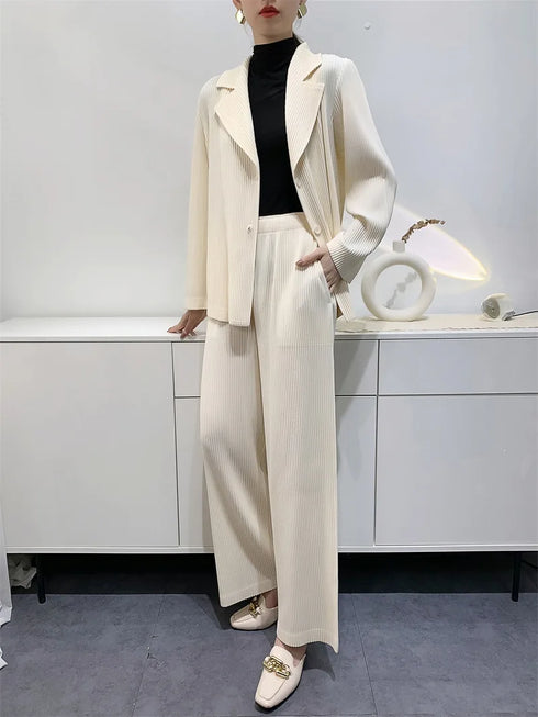 Elegant Pleated Long-Sleeved Jacket for Women - Comfortable Casual Suit with Thickened Design for Spring and Autumn Wear