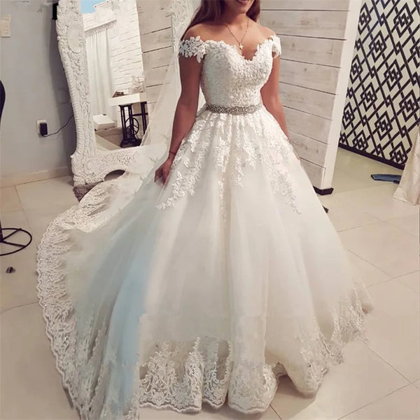 Off Shoulder Vintage Lace Appliques Ball Gown Sweetheart Neckline Wedding Dress Floor Length