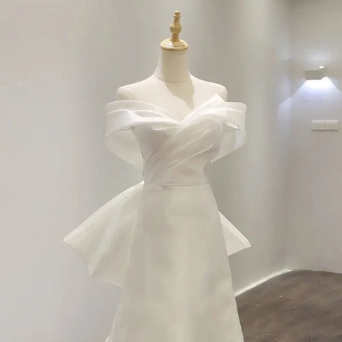 Celebrity Princess Wedding Dresses Satin Vintage Off The Shoulder Long Train Ball Gown Party Dress