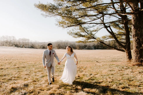 V Neck Long Sleeves Wedding Dresses Open Back Lace Applique A-Line