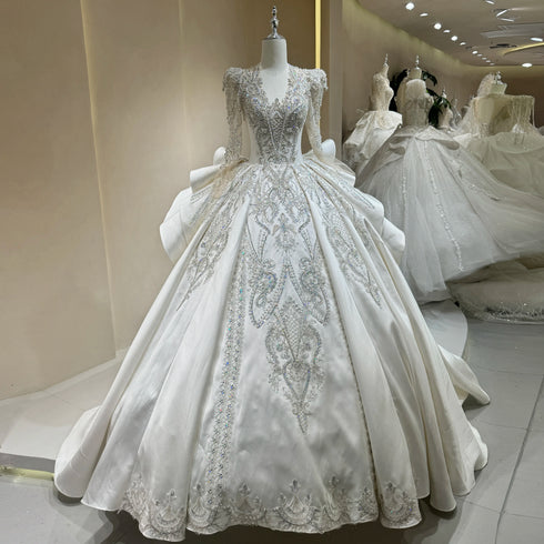 Luxurious Wedding Gown For Women Customized Satin Design