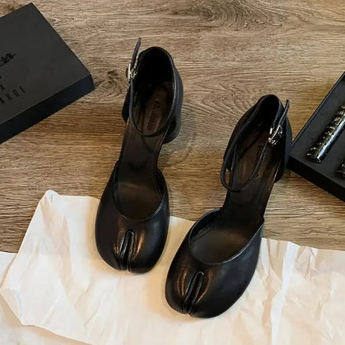 Chic Women's Tabi Ninja Mary Jane Pumps with Round Split Toe Design - Stylish Thick Heel Sandals for Spring and Autumn