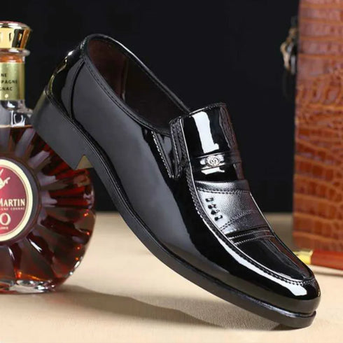 Stylish Men's Leather Oxfords - Comfortable Round Toe Flats for Office, Business, and Wedding Occasions