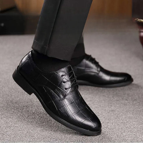 Classic Men's Leather Dress Shoe for Business and Casual Occasions