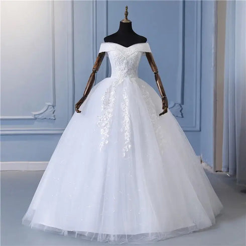 Ball Gown Wedding Dress With Train Elegant Embroidery Lace Beading Appliques Floral Pearls
