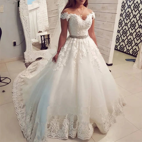 Off Shoulder Vintage Lace Appliques Ball Gown Sweetheart Neckline Wedding Dress Floor Length