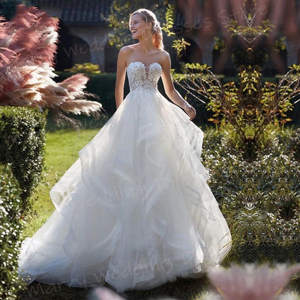 Sexy Fascinating A Line Wedding Dresses with Lace Appliques and Backless Design for Brides