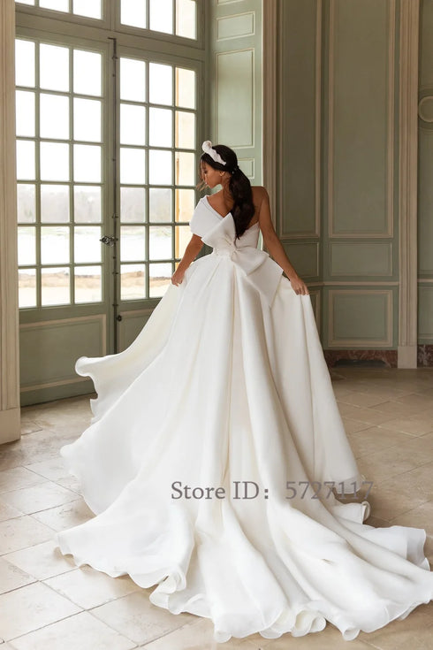 Elegant Appliques One Shoulder Wedding Dresses A-Line Bride Gow with Bow Long Train