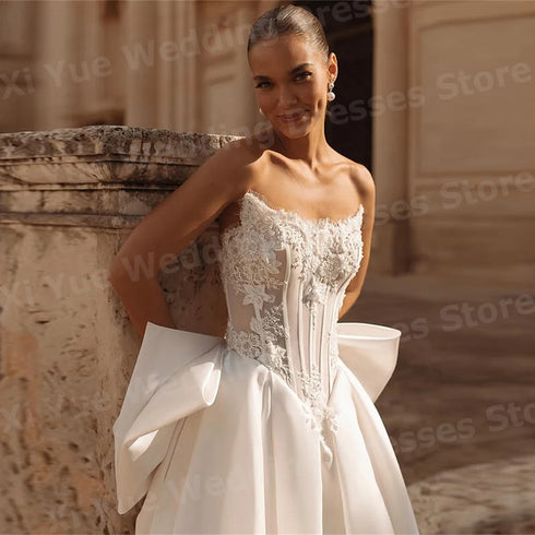 Graceful A Line Wedding Dresses Women Strapless Lace Appliques Gowns Backless Customized