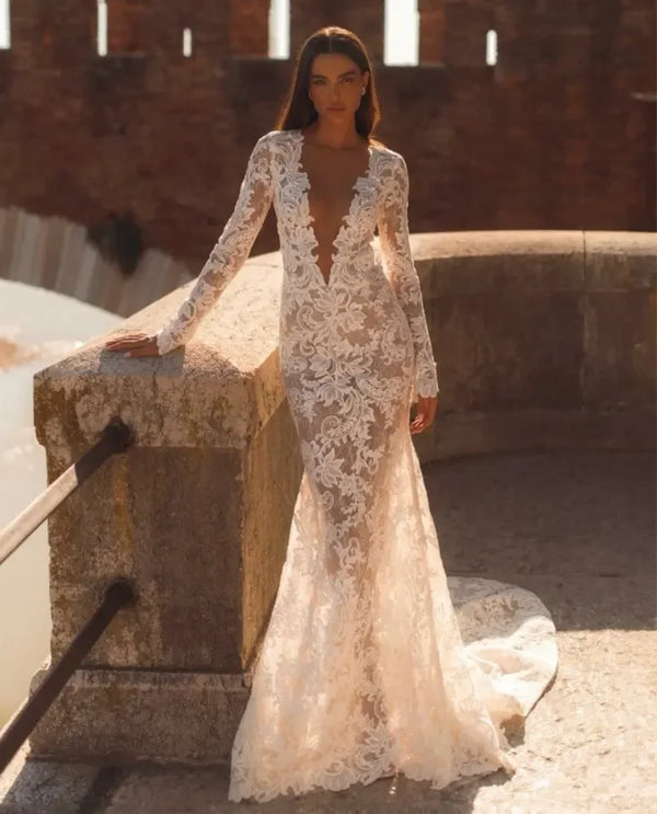 Backless Mermaid Wedding Dress With Built In Bra And Tatting Appliques Floor Length Bridal Gown
