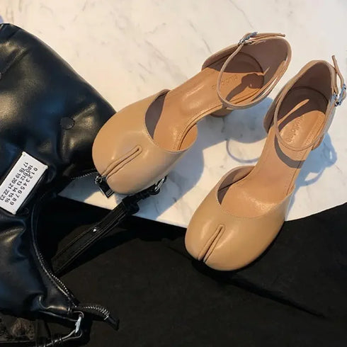 Chic Women's Tabi Ninja Mary Jane Pumps with Round Split Toe Design - Stylish Thick Heel Sandals for Spring and Autumn