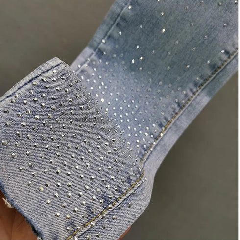 Women's Slim Fit Pencil Jeans - Casual Medium Stretch Denim Trousers with Vintage Wash & Pocket Details for Stylish Fall Outfits