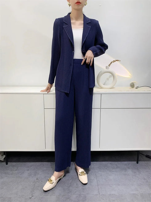 Elegant Pleated Long-Sleeved Jacket for Women - Comfortable Casual Suit with Thickened Design for Spring and Autumn Wear